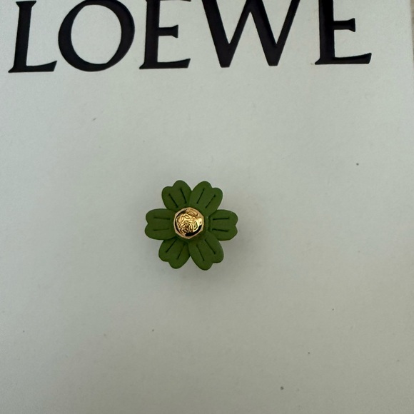 Loewe Green Flower Pin - Picture 4 of 6